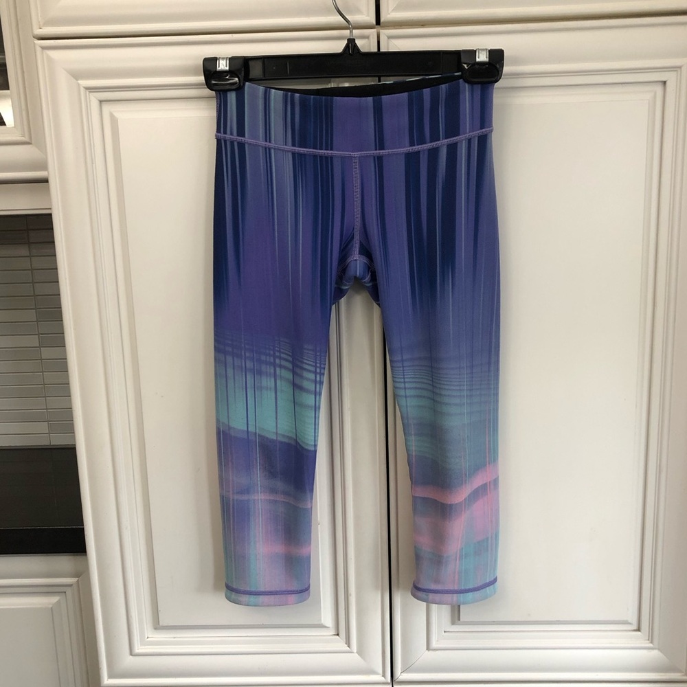 Rare Ivivva by Lululemon super soft reversible girls crop leggings
